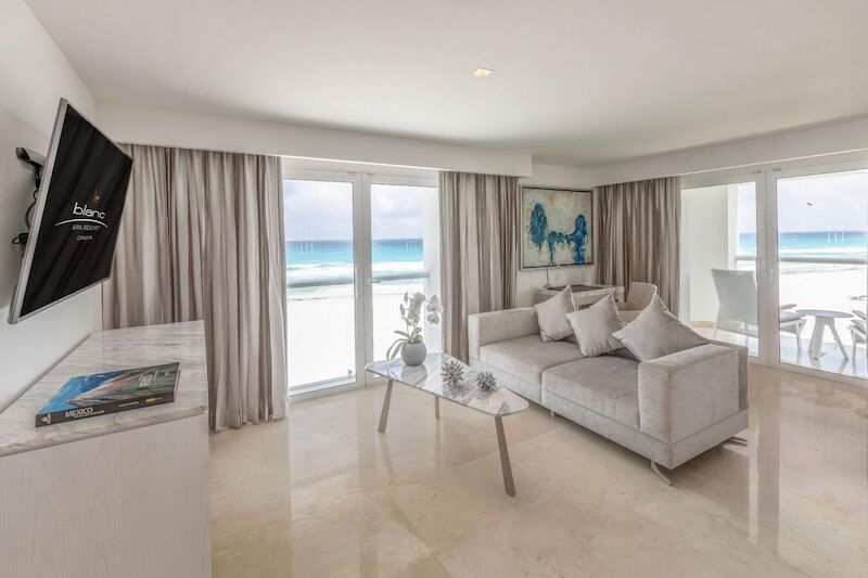 Le Blanc Spa Resort 8