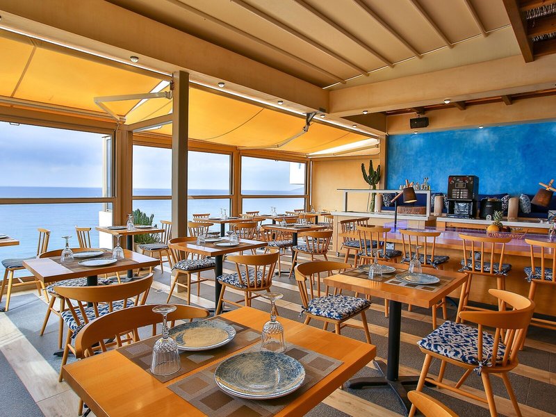 Serenity Blue 21 - Restaurant