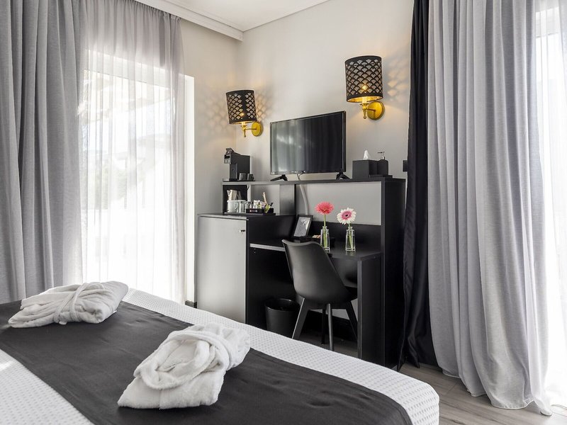 Athenian Riviera Hotel & Suites 36