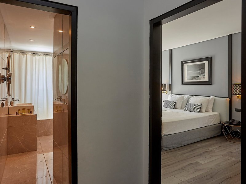 Athenian Riviera Hotel & Suites 37