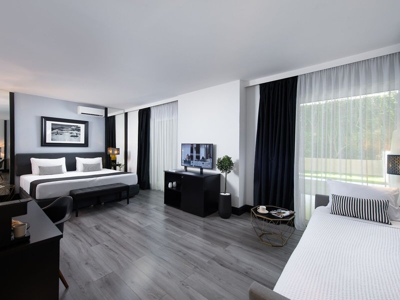 Athenian Riviera Hotel & Suites 45