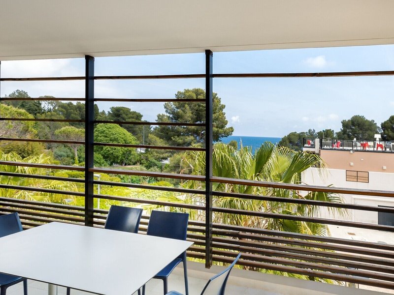 SOWELL Family Riviera 9