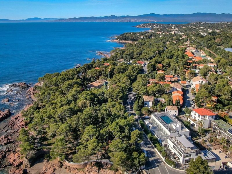 SOWELL Family Riviera 16