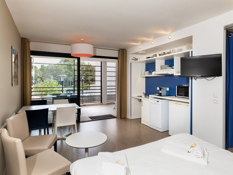 SOWELL Family Riviera 41