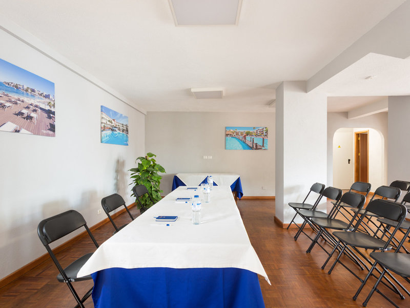 Hotel Globales Acuario 8