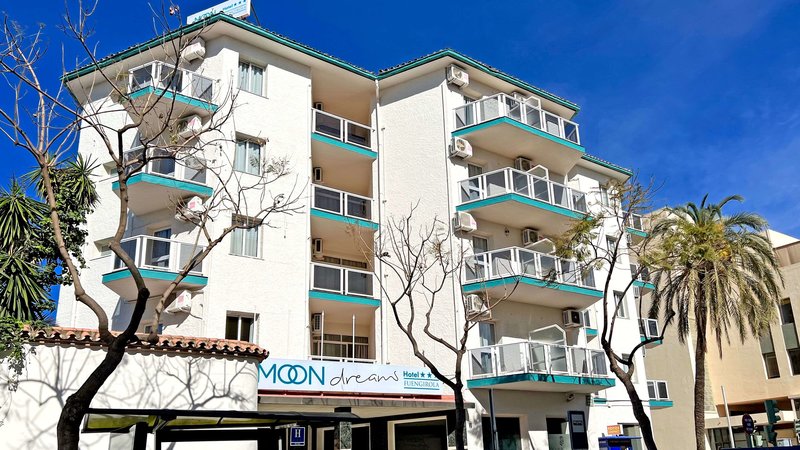 Moon Dreams Fuengirola Hotel 1