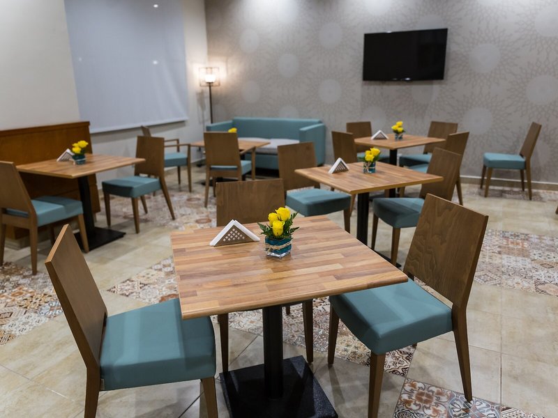 The Grand Plaza Hotel 12 - Restaurant