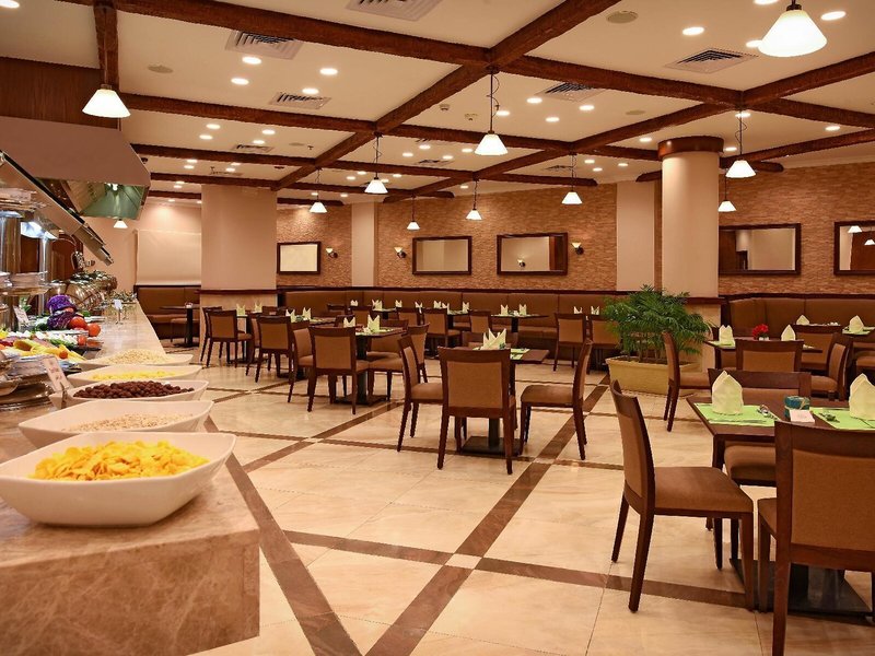 The Grand Plaza Hotel 16 - Restaurant