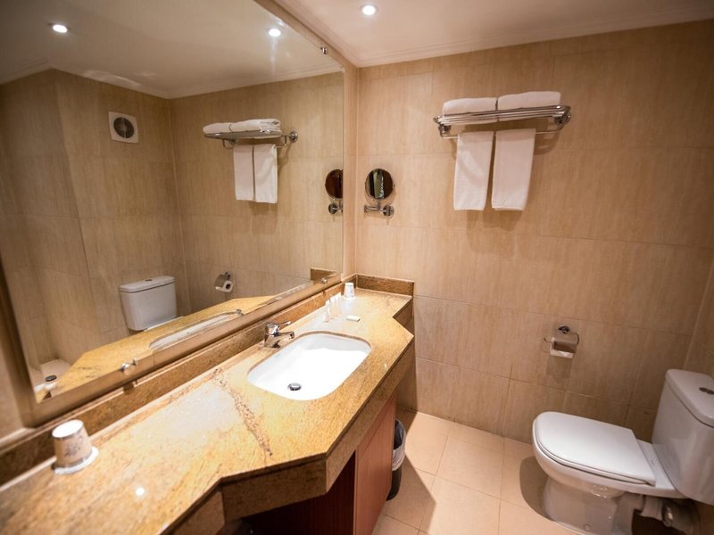 The Grand Plaza Hotel 38 - Bathroom Example