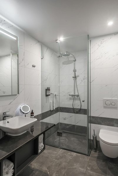 Monet Garden Hotel Amsterdam 40 - Bathroom Example