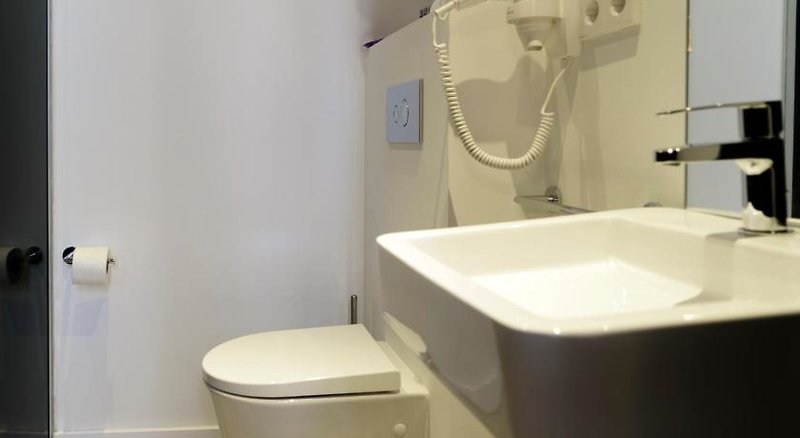 Hotel El Siglo 4 - Bathroom Example