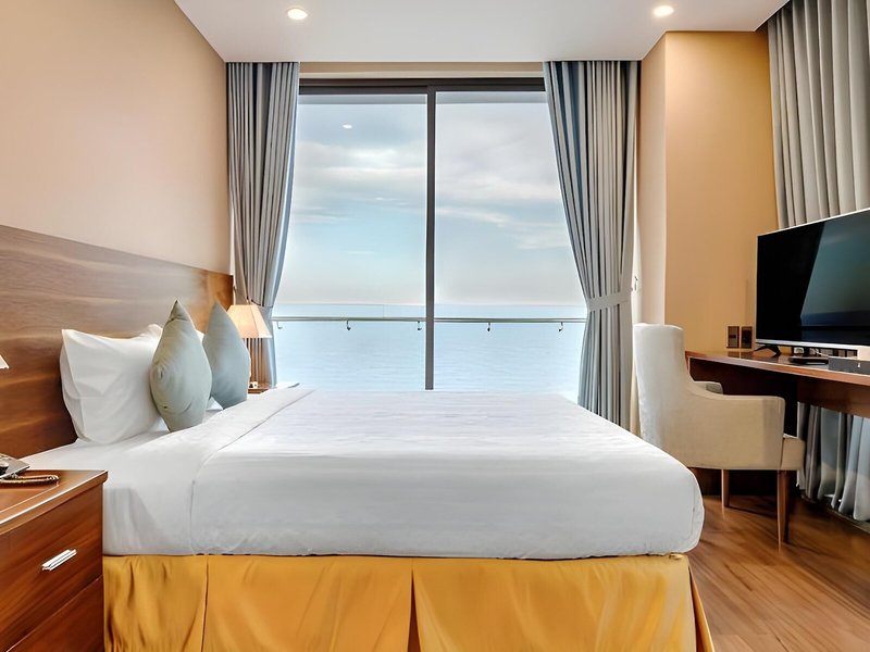 Yarra Ocean Suites Danang 22