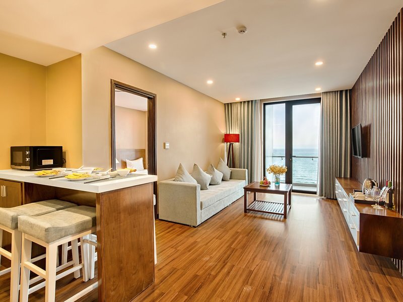 Yarra Ocean Suites Danang 33
