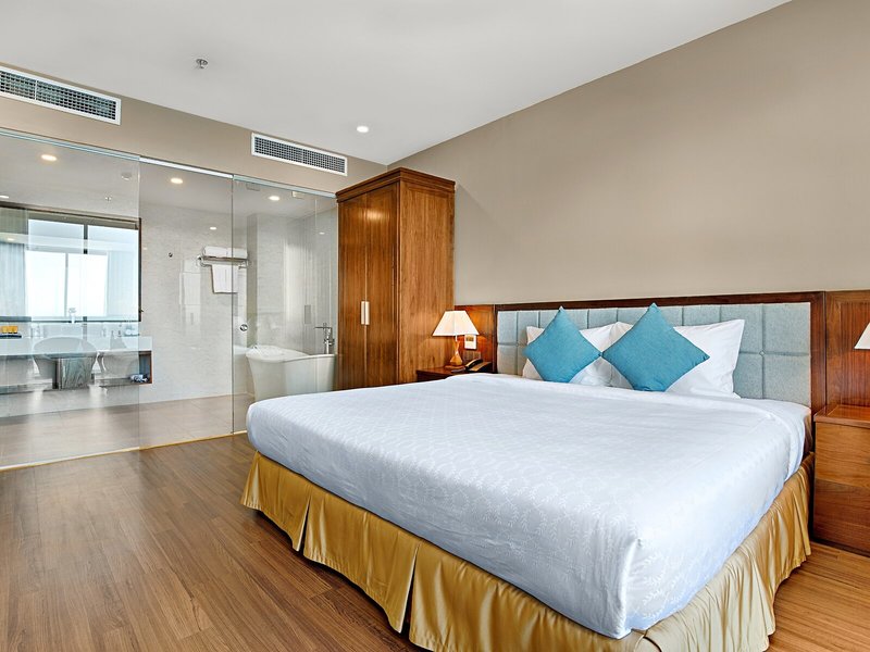 Yarra Ocean Suites Danang 42