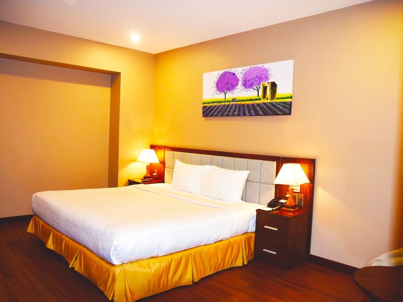 Yarra Ocean Suites Danang 43