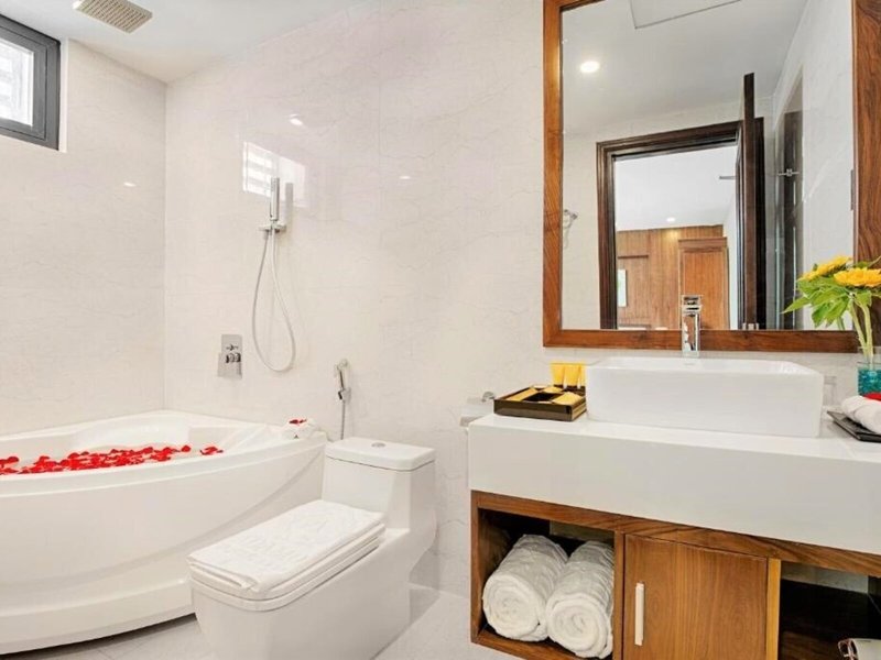 Yarra Ocean Suites Danang 46