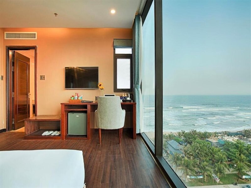 Yarra Ocean Suites Danang 47