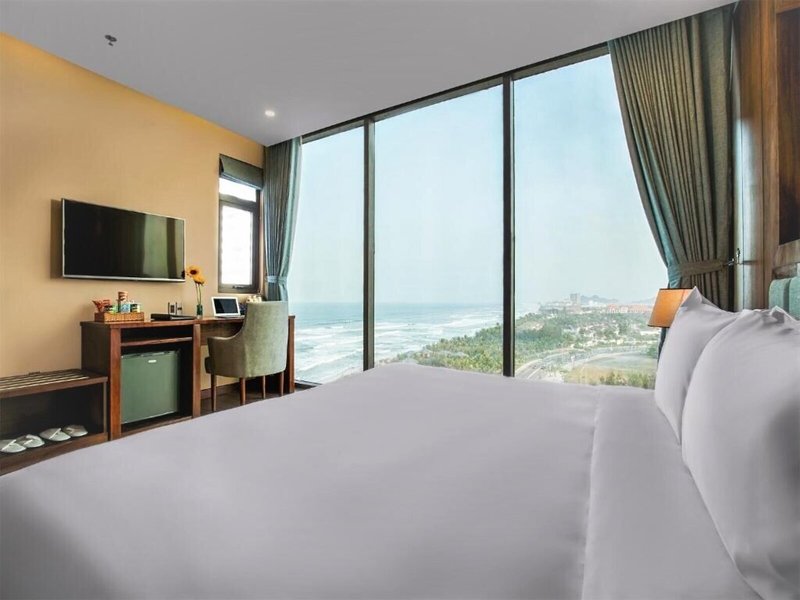 Yarra Ocean Suites Danang 48