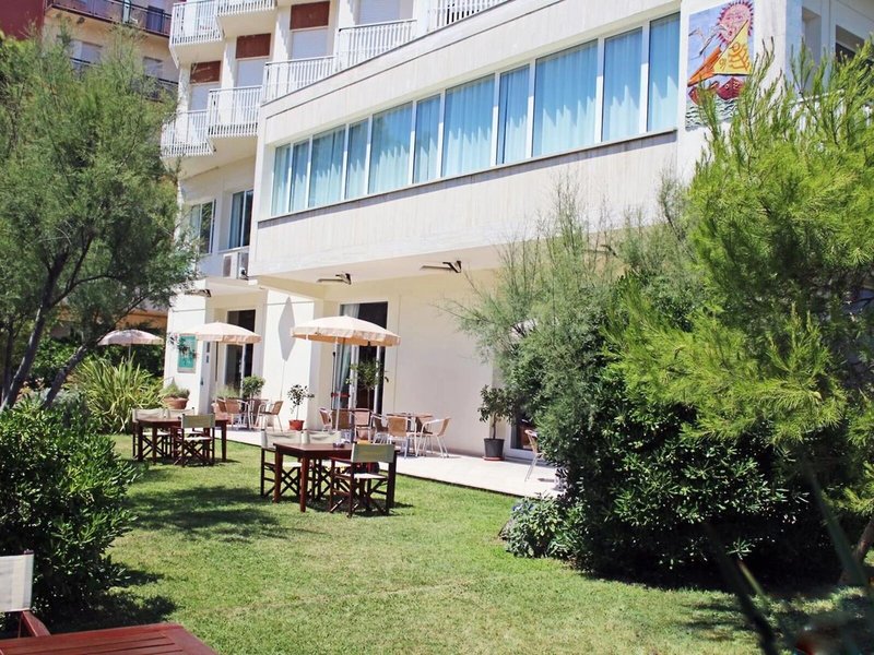City Beach Resort 4