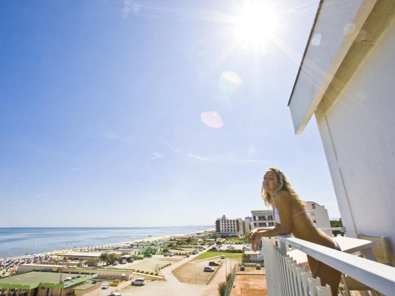 City Beach Resort 5