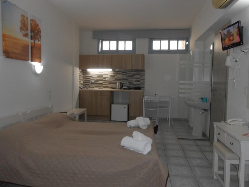 Aristo Studios 8