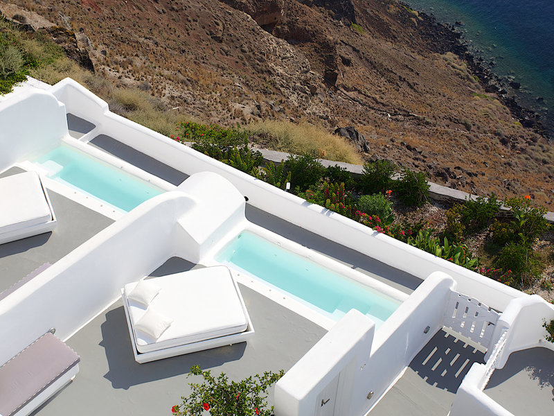 Kirini Suites & Spa 9