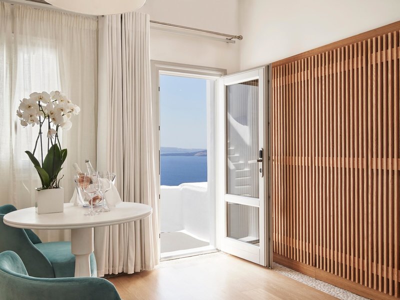 Kirini Suites & Spa 15