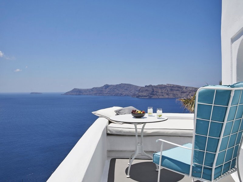 Kirini Suites & Spa 17