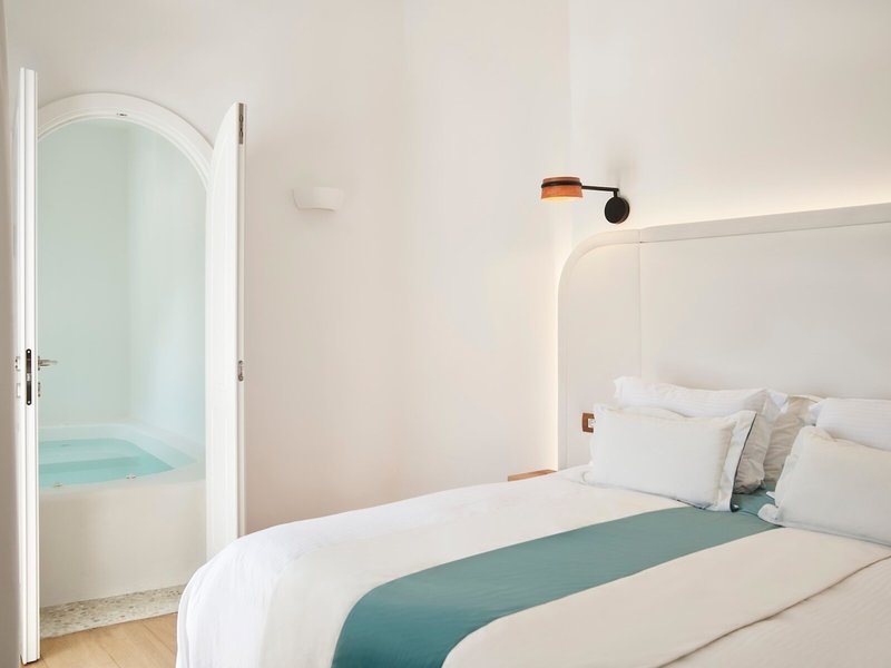 Kirini Suites & Spa 19