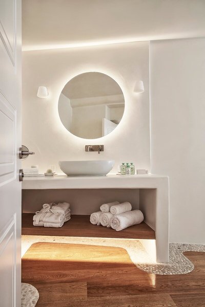 Kirini Suites & Spa 22