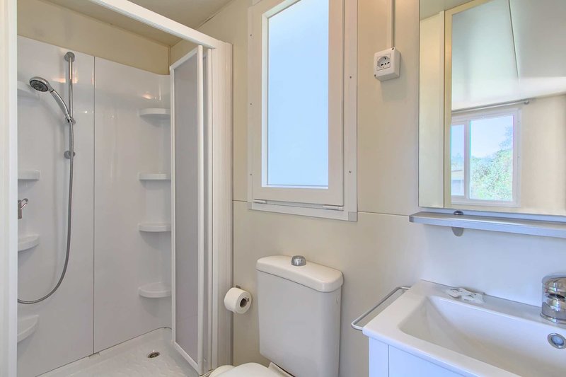Maslinica Hotels & Resorts - Residence Camping Oliva 8 - Bathroom Example