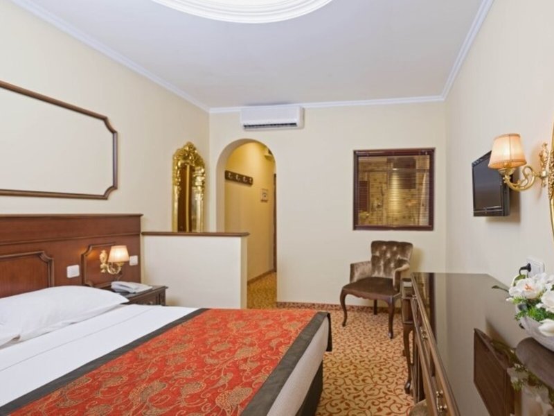Antique Roman Palace 37