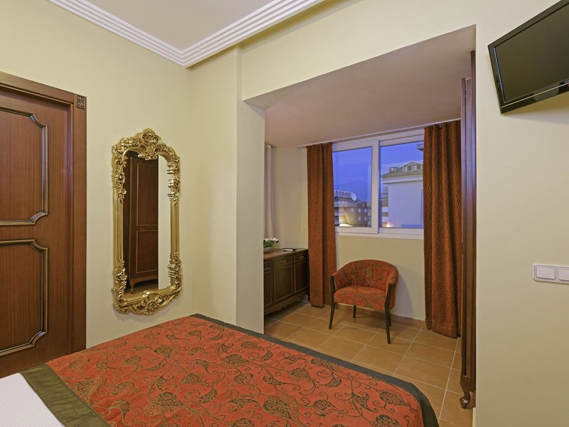 Antique Roman Palace 47