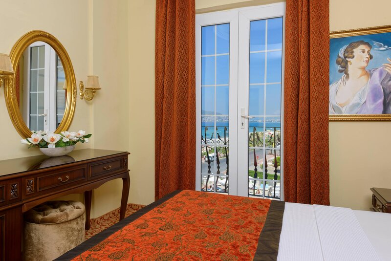 Antique Roman Palace Museum Hotel 43