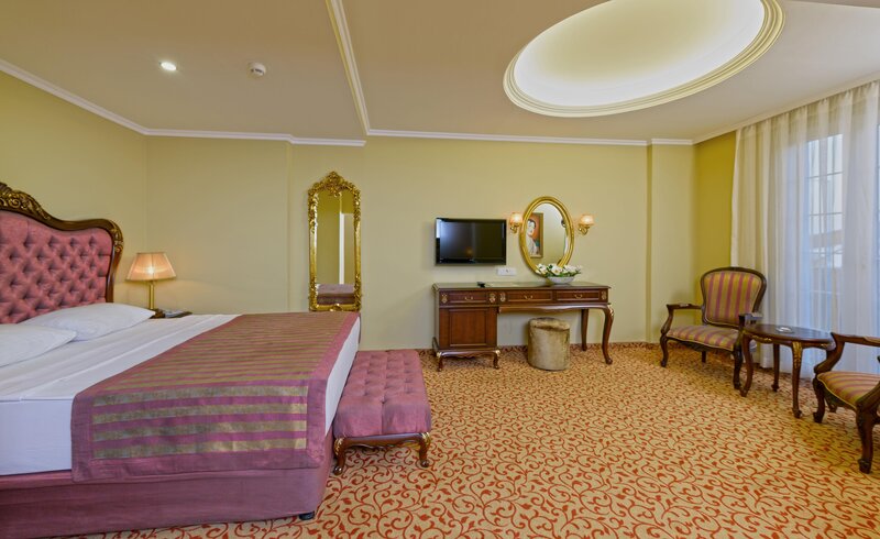 Antique Roman Palace Museum Hotel 70
