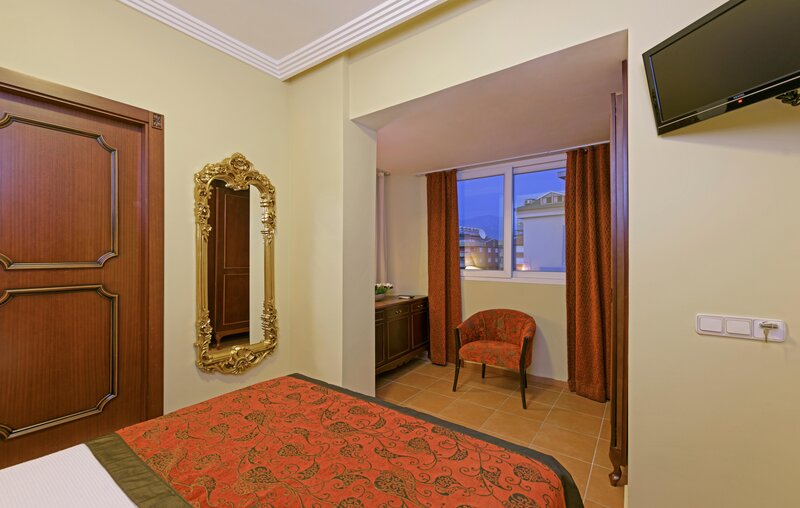 Antique Roman Palace Museum Hotel 72