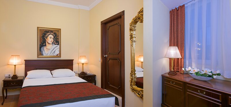 Antique Roman Palace Museum Hotel 73