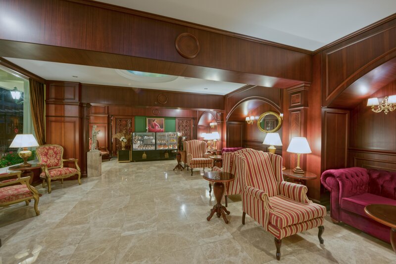 Antique Roman Palace Museum Hotel 83