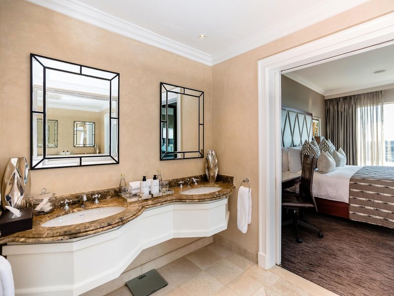 Intercontinental Johannesburg O.R.Tambo Airport 50 - Bathroom Example