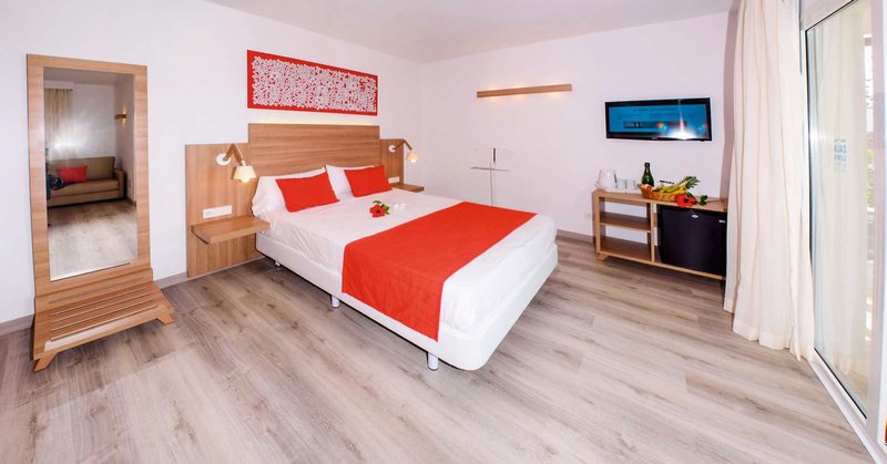 COOEE Cala Llenya Resort Ibiza 2