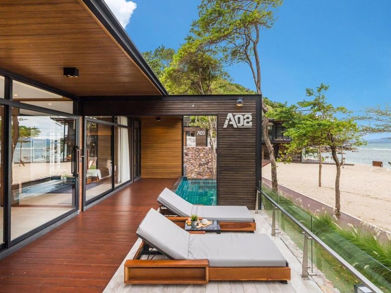 The Cabin Beach Resort 1