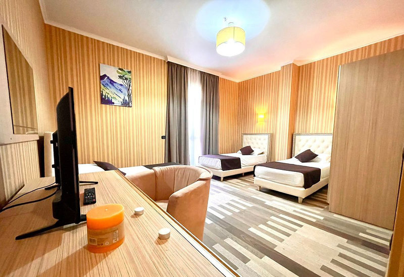 AMH Hotel Durres 4