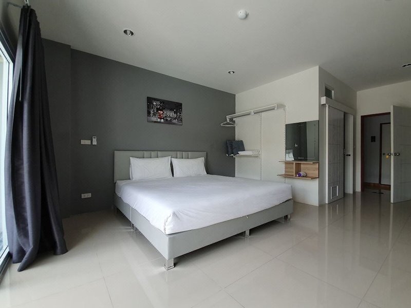 Big Buddha Hill Side 40