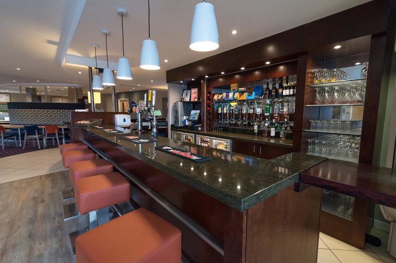 Holiday Inn Express Dunfermline 3