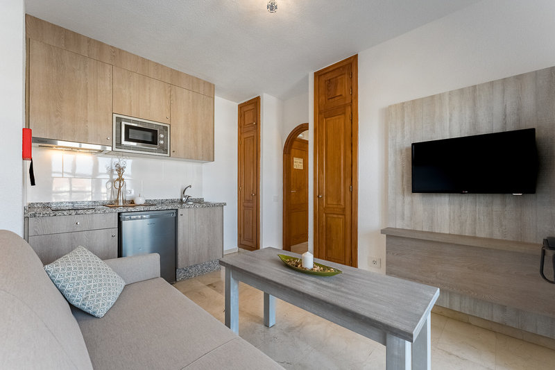 Klayman Olivina Aparthotel 9