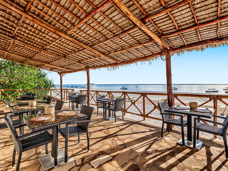 Dream’s Bay Beach Hotel 7