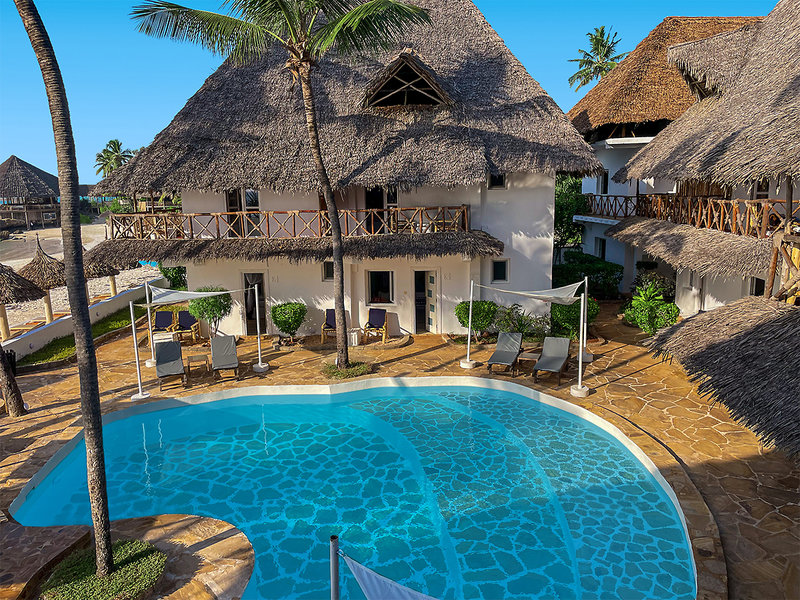 Dream’s Bay Beach Hotel 8