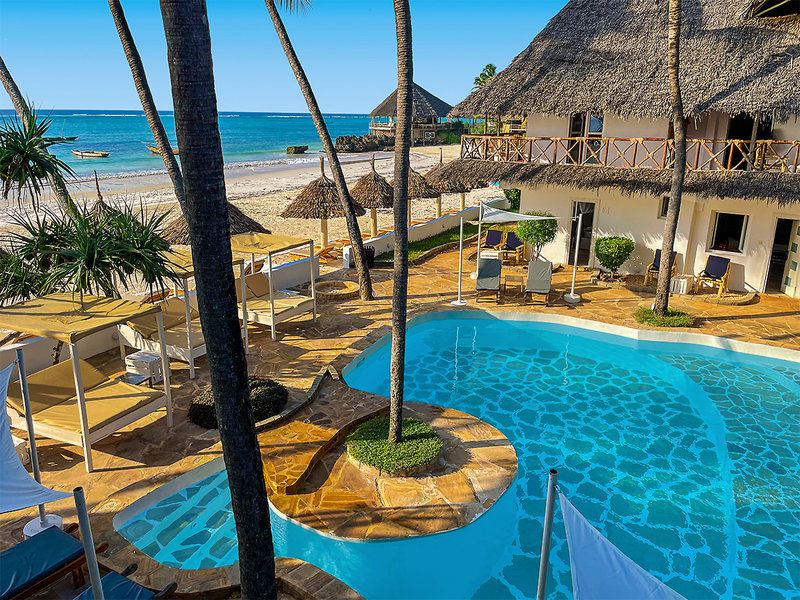 Dream’s Bay Beach Hotel 9