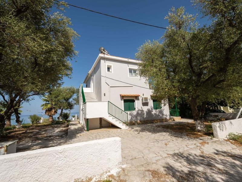 Laura Beach House 3