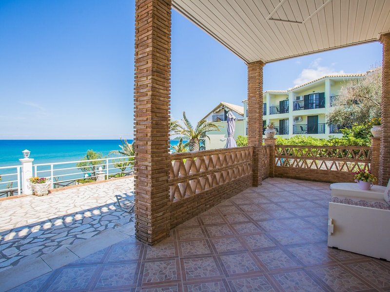 Laura Beach House 4